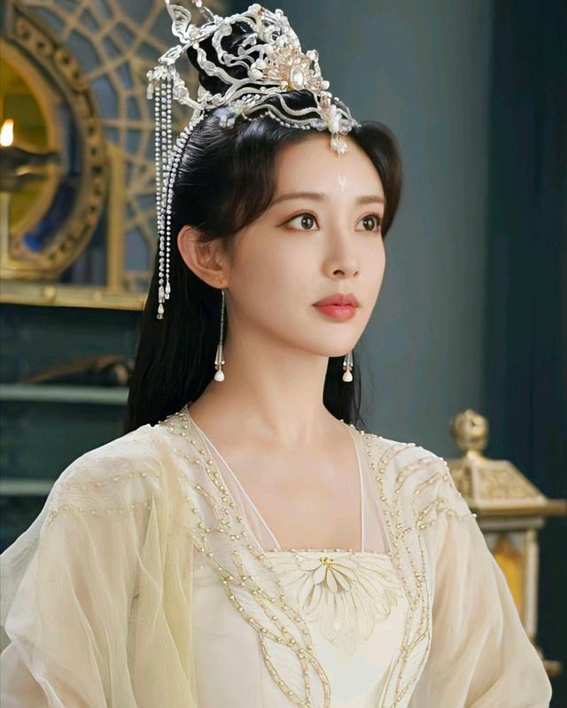 芷昔|《沉香如屑》：菡萏双生分强弱，因为这三个原因芷昔黑化成必然