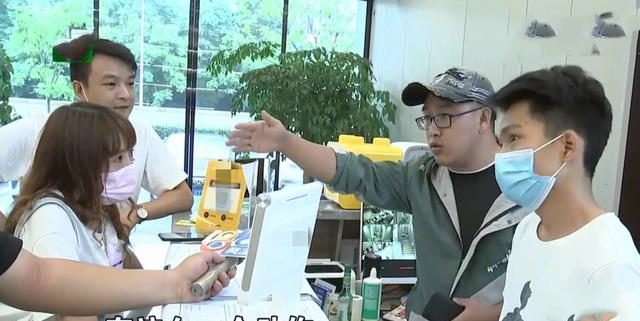 浙江:跟酒店前台起冲突,女子砸店员手指受伤,也要怪是店员弄的