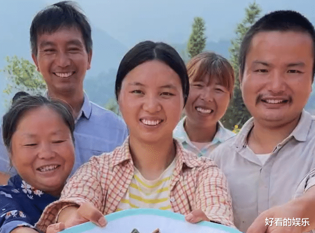 |牛爱芳发文感谢众人，意外透露昔日工作，网友：不是销售冠军吗？