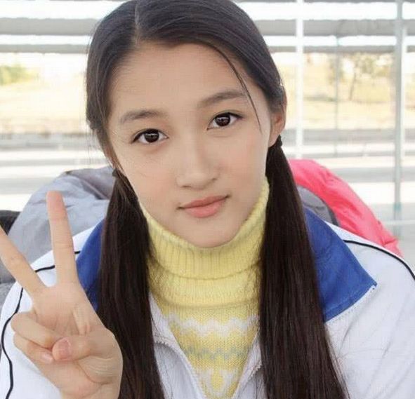 郝杰|关晓彤18岁、迪丽热巴18岁，当看到杨紫的18岁忍不住笑了！