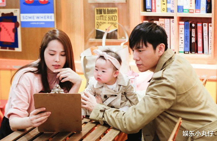 伊能静|54岁伊能静赴英看儿子,20岁哈利像庾澄庆,抱母姿势被指像恋人