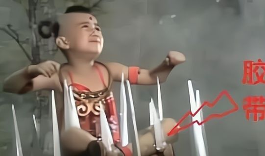 高圆圆|笑到肚子痛的穿帮镜头，刘亦菲荡秋千忍了，关晓彤的腿过分了吧