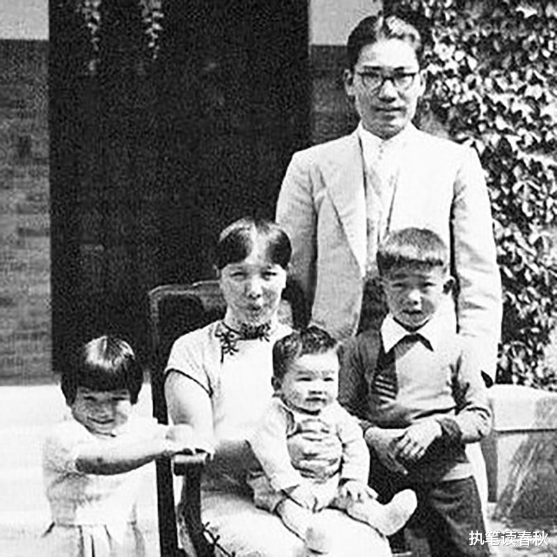 冰心去世13年后,孙子在其墓碑上用红油漆写:教子无方,枉为人表