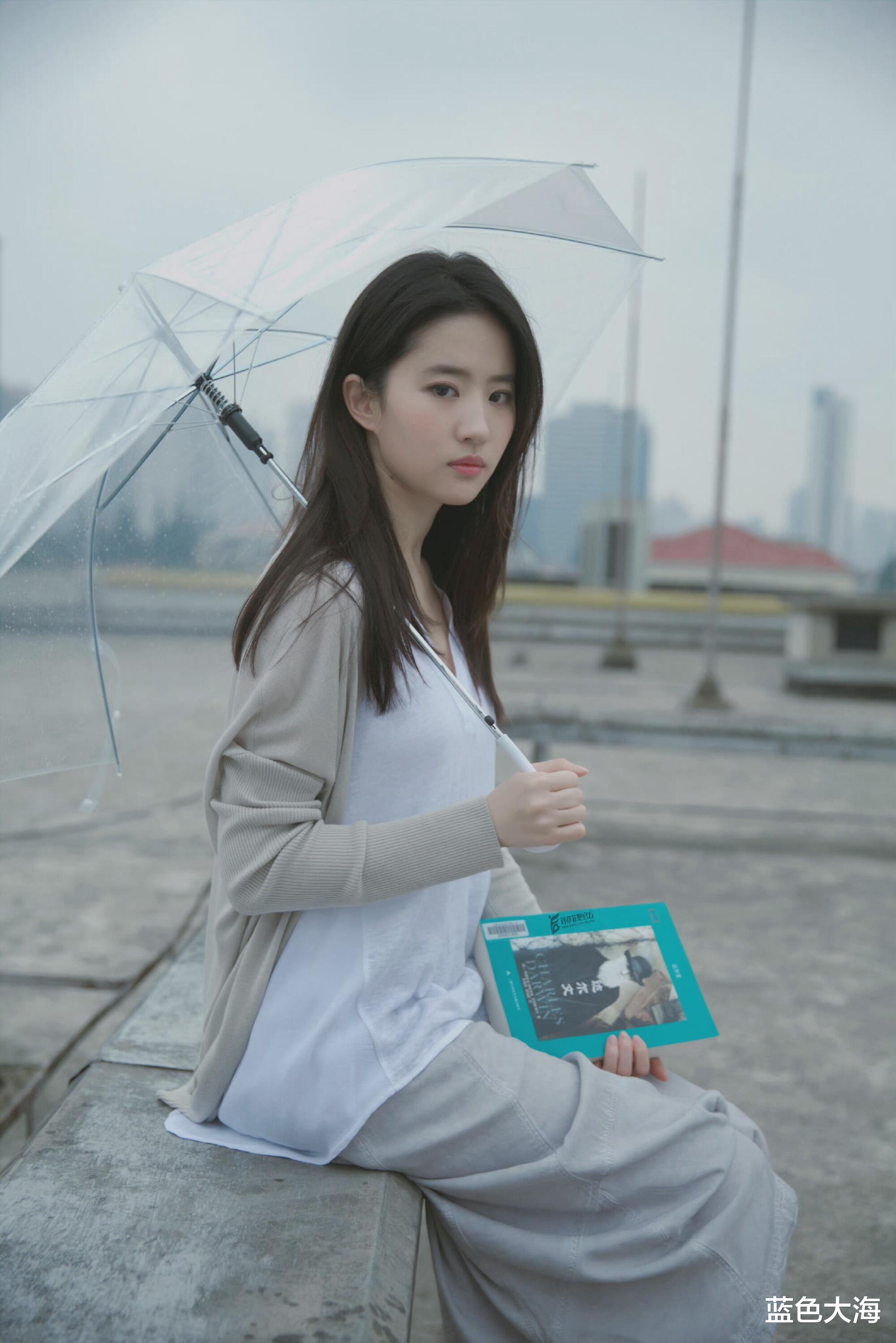 刘亦菲|出道前期的刘亦菲也太惊艳了吧，清纯又灵气，很有“日系美”