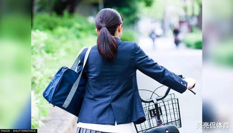 女学生 日本学校禁止女学生扎马尾，理由是“怕男生看了兴奋”