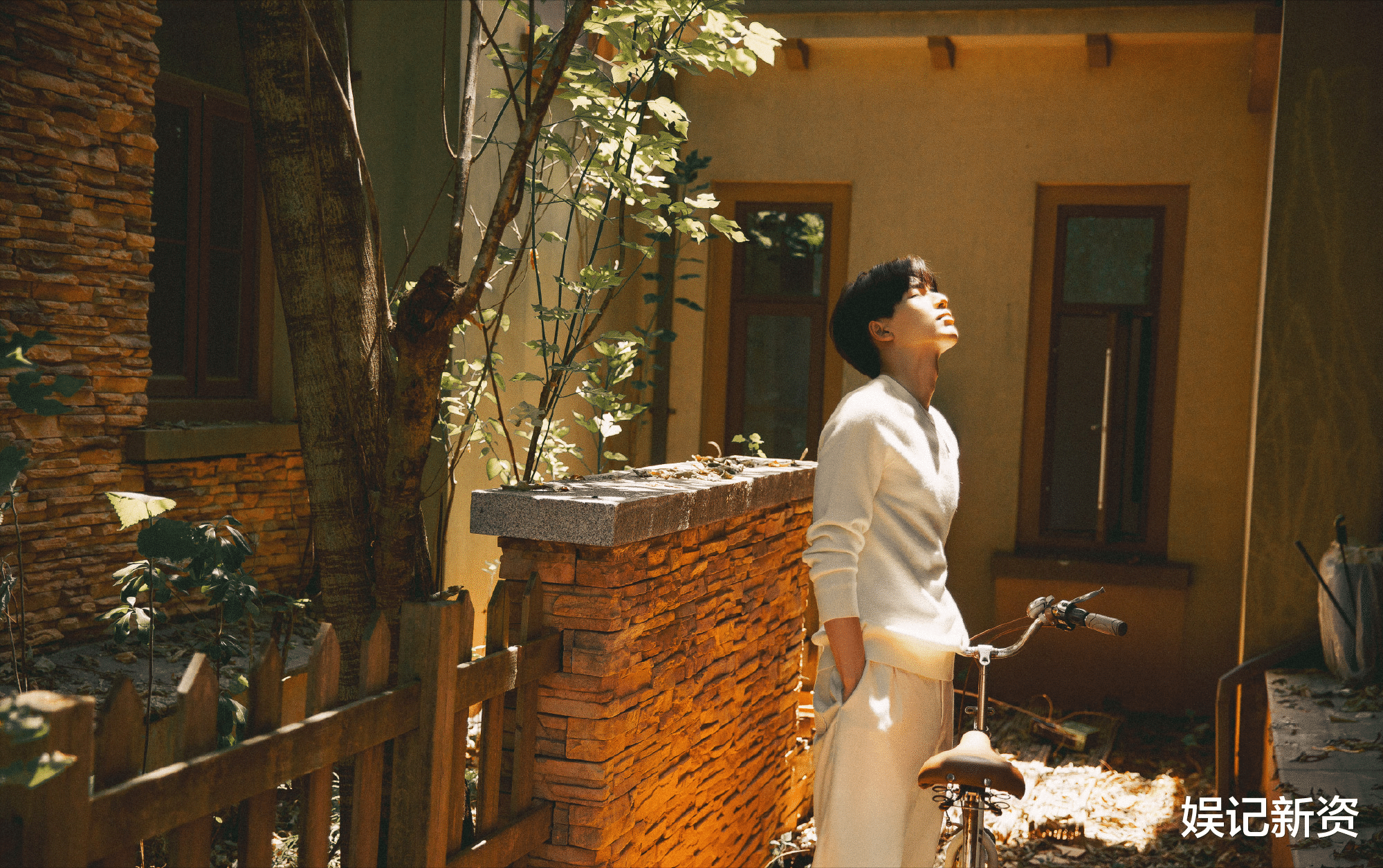 于正|白鹿张凌赫被曝疑有恋情？于正发文疑似回应此事，称谣言抵得住！