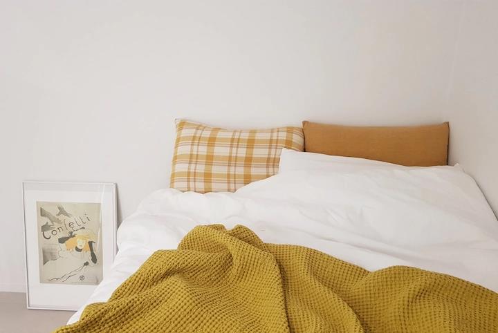 60㎡小家一人居：一进门就是厨房，衣柜直接放在客厅！白白净净