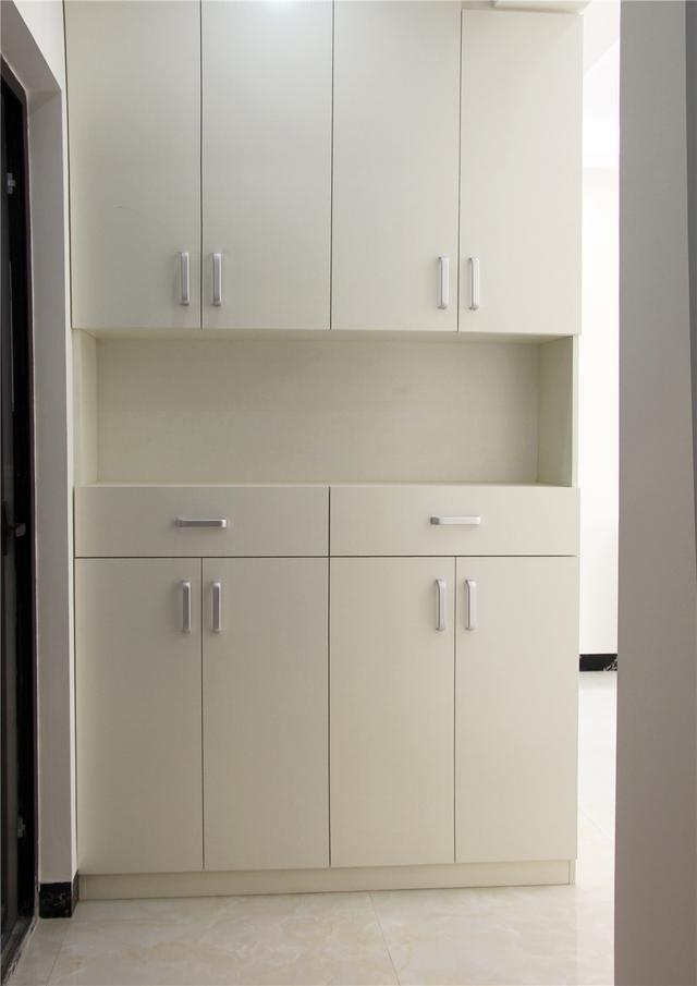 老公硬是要在电视墙摆两个大青花瓶子,完工才知迷人,忍不住晒晒