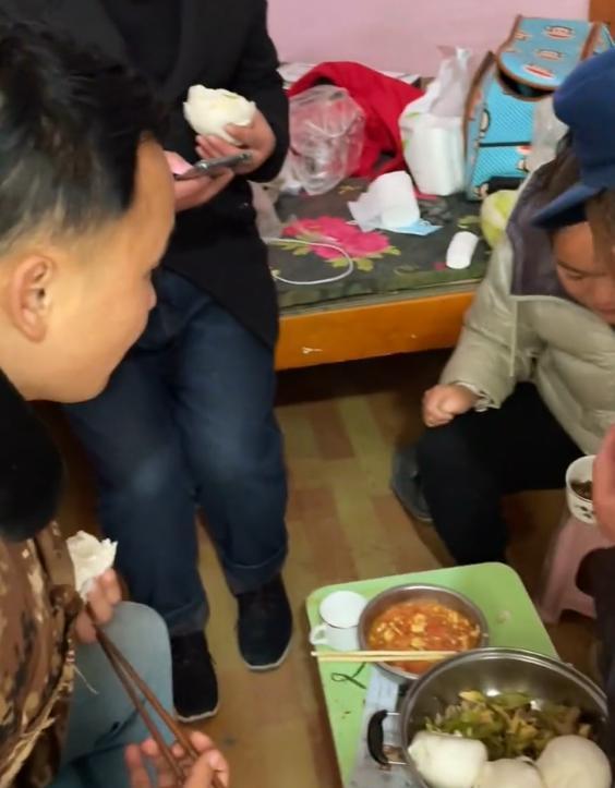 朱之文|朱楼村媒体人自述：拍大衣哥不如送外卖，有人闻风而来，有人离开