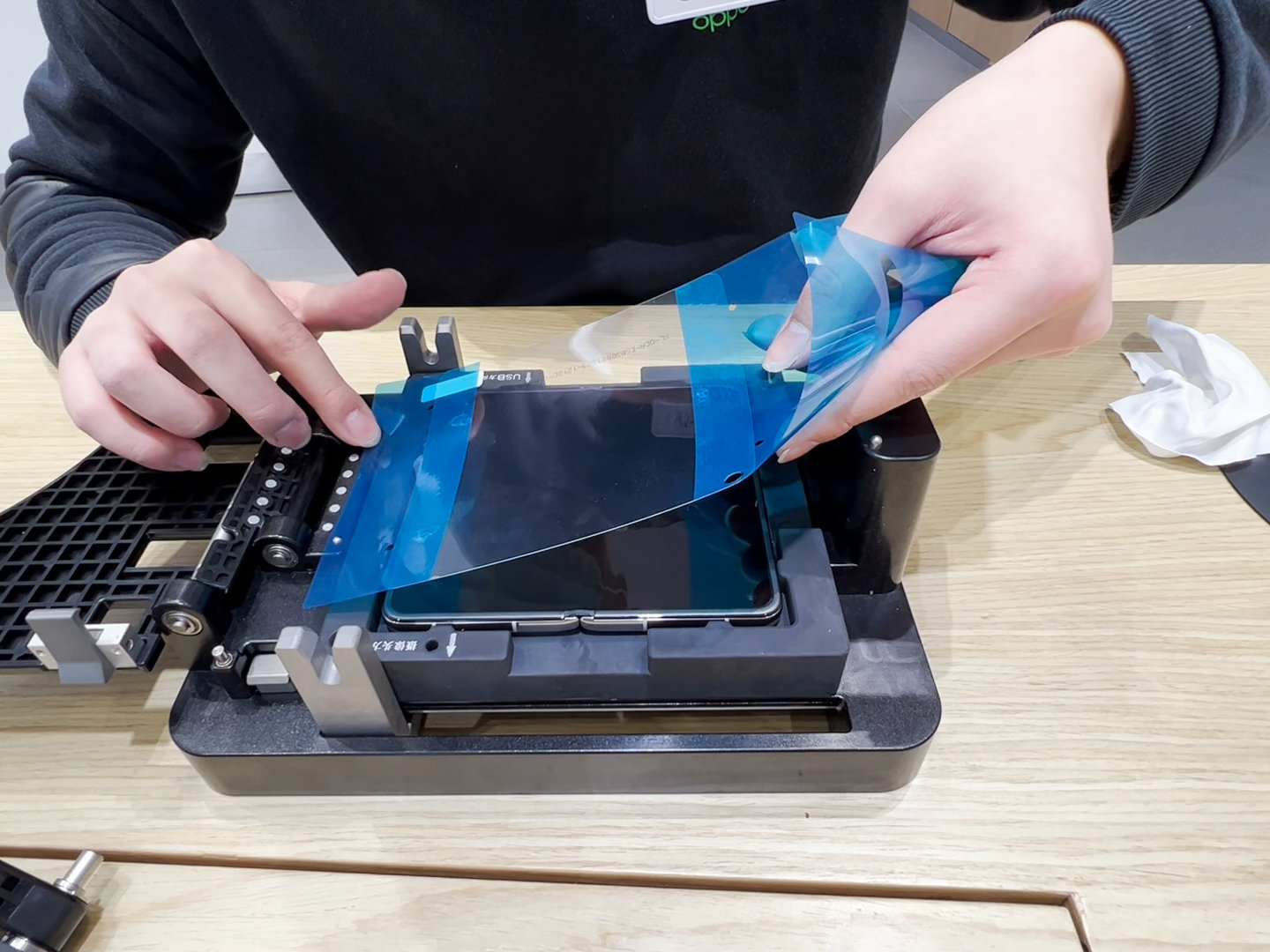 尼康|还在被折叠屏贴膜困扰?这家国产品牌售后服务出乎意料的好