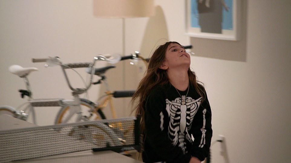 考特尼·卡戴珊|妈妈,不要接吻!模特考特妮卡戴珊9岁的女儿 ,对新爸爸提出抗议