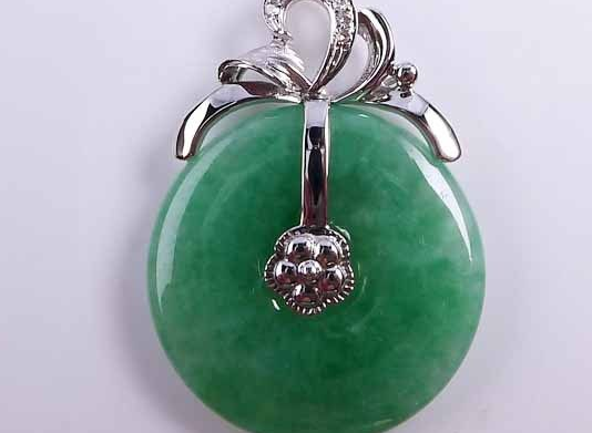 翡翠手镯|原来翡翠手镯还有这么多讲究,在古代,就是爱情的信物