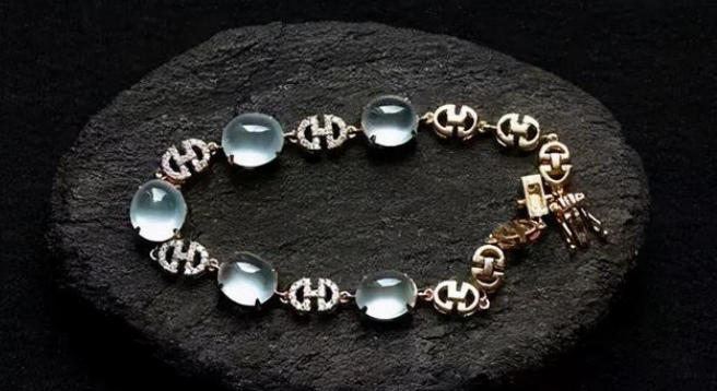 翡翠|要对翡翠有一定了解后，然后再出手去购买，才能买到好的宝贝