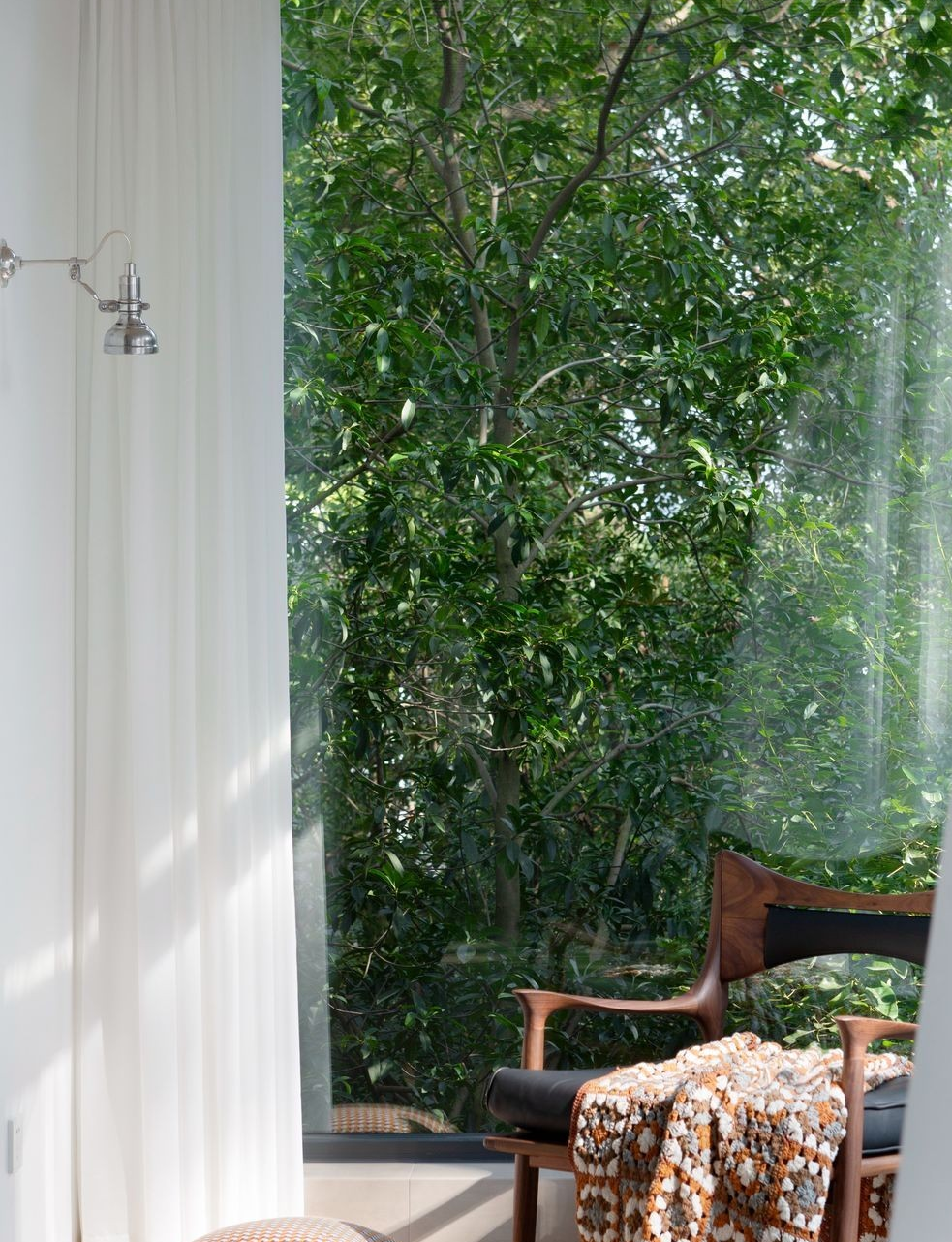 难怪越来越多人“去客厅化”,看完这对夫妻的家才明白,太实用了