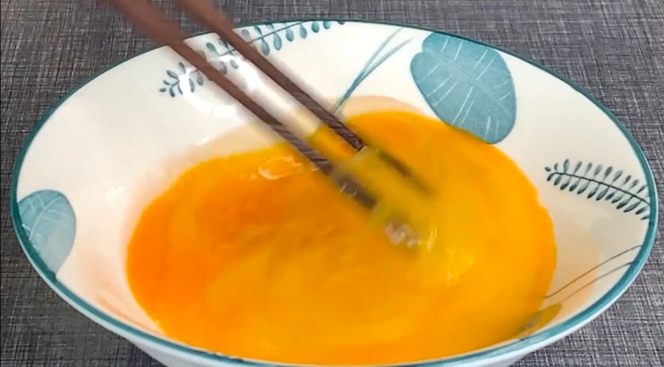 大冷的天，就爱吃点热乎的，家常版大锅菜和鸡蛋汤，做法超简单，营养又美味