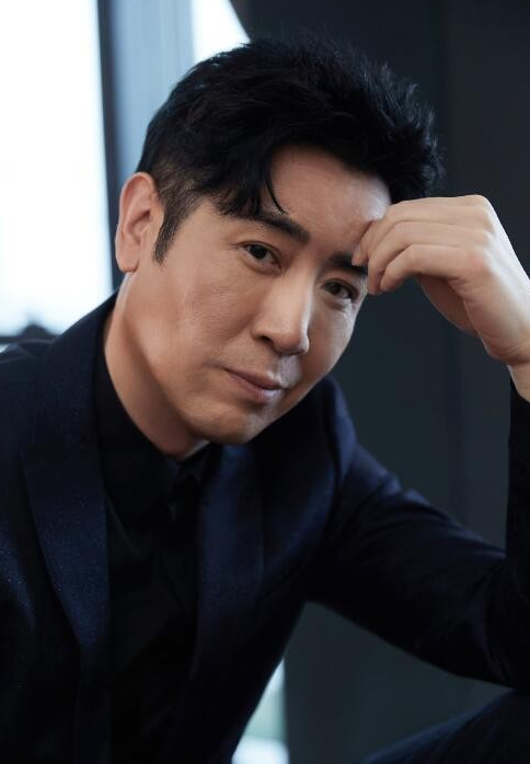 尹净汉|于和伟被传与娱乐圈多名女星有染,实则与妻子恩爱30年