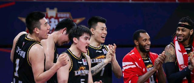 辽宁男篮|连签5将！李洪庆下狠手巩固阵容 6人离队2人回归 杨鸣闭口不谈郭少