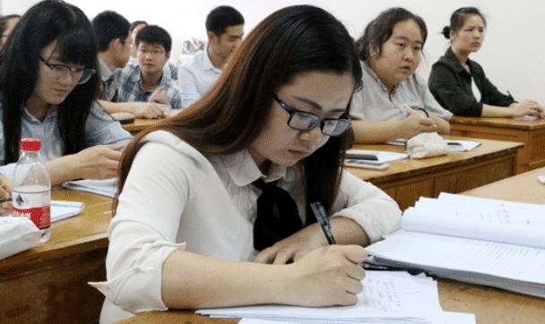 许多|岗位多待遇好，这3个专业考公务员很“吃香”，值得关注