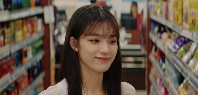 微笑|《才不要》不仅带火了宋祖儿，闺蜜也出圈，扮演者什么来头？