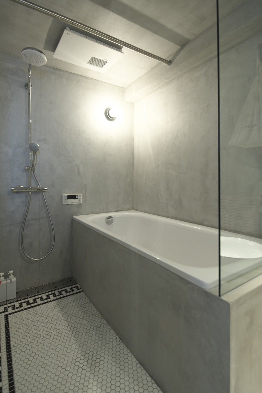 89㎡的小家，一进门就被设计迷住，全屋白墙不吊顶，没一点毛病