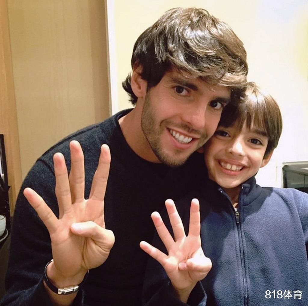 超模|大四喜! 40岁卡卡第4次当爹, 超模娇妻怀孕5个月, 前妻所生儿子已14岁