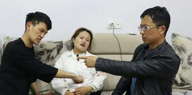 人体在被刺伤后,为什么还没失去意识,就已经无力还击了?