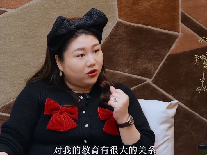 杨天真|“顶级富婆”杨天真：爱马仕包当垃圾随意踩，跨行直播一天赚700万