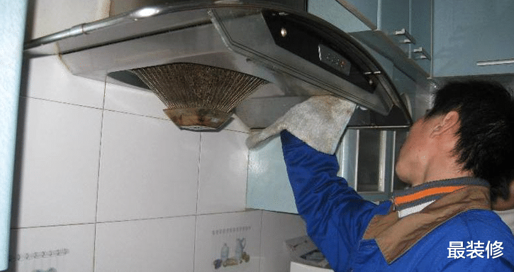 做饭开油烟机还用开窗户吗?很多人做错,难怪家里全是味道