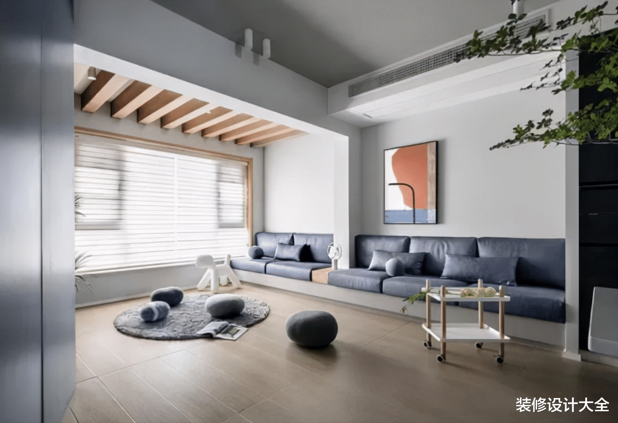 沙发报废后居然用红砖砌一个，刷上白漆，颜值吊打多年都不过时！