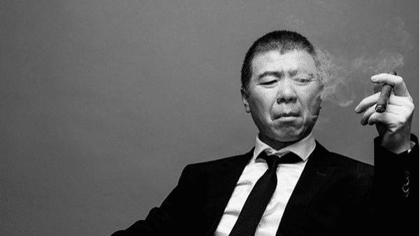 冯小刚|“京圈老炮”冯小刚，搂范冰冰，捧吴亦凡，舔郑爽，他可曾后悔过