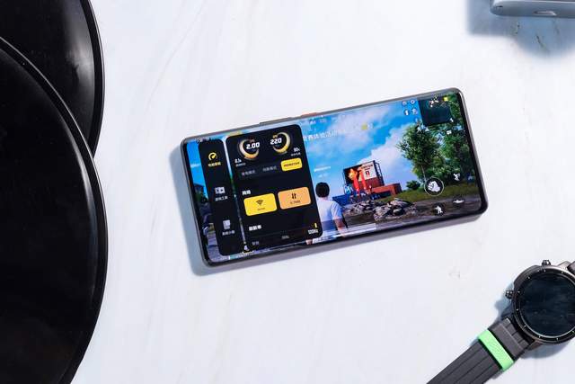 iqoo|骁龙8旗舰对比:iQOO 9 Pro和小米12 Pro谁更值得入手?