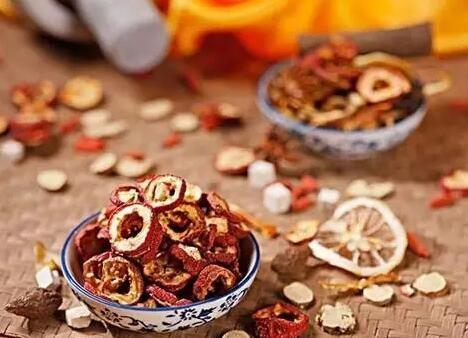 胃炎|李时珍称：菊花加“一物”，连喝一周，排毒清肠肾更强！肤也变白