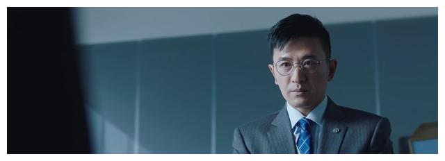 小姐姐|《不期而至》除了真假高峻外，阮真真身边最可疑的人是老严