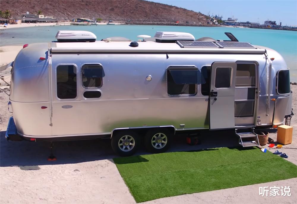 一家四口放弃一切，在17㎡拖车小家里住3年，过起居无定所的日子