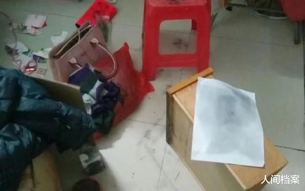 70年代女飞贼,拜老僧为师轻功了得,走上不归路,枪决时仅24岁