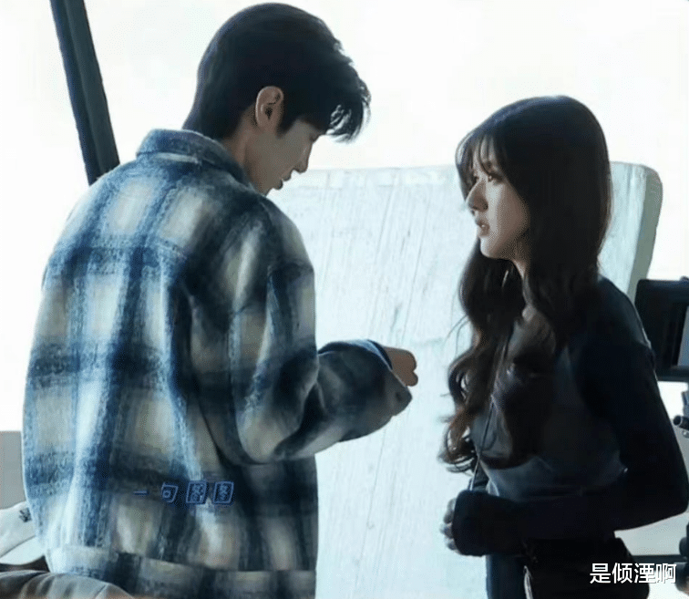 赵露思|赵露思《偷偷藏不住》路透养眼！和陈哲远亲昵互动，粉丝：嗑到了！