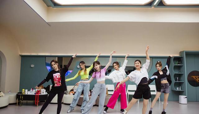 浪姐3|《浪姐3》首档团综来袭，5位姐姐加盟，飞行嘉宾阵容曝光就遭抵制