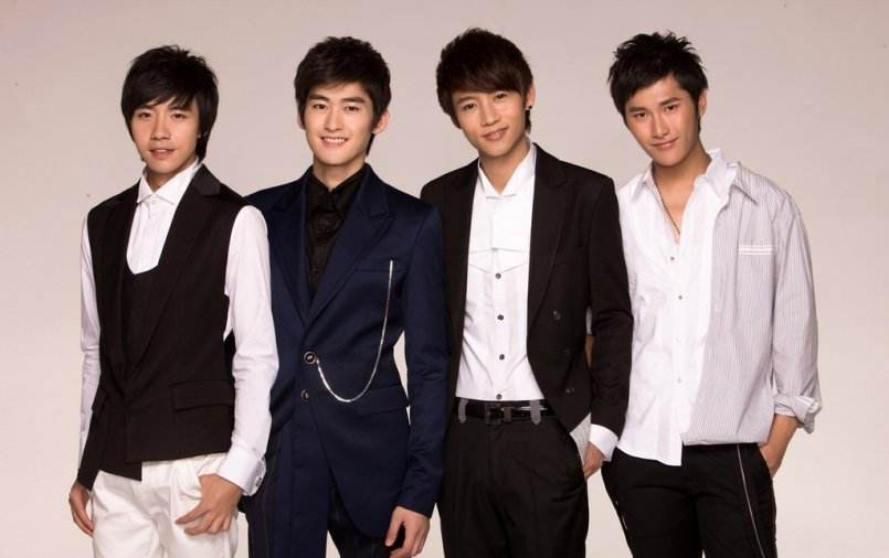 江铠同|一手好牌打烂!当红时期搭档李易峰张翰,如今连微博评论都不敢开