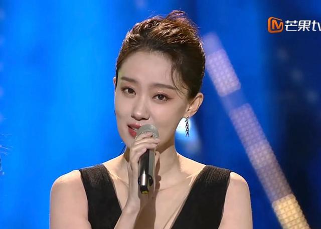 金晨|湖南元宵晚会:张小斐用力过猛,金晨瘦出青筋,baby假唱“露馅”