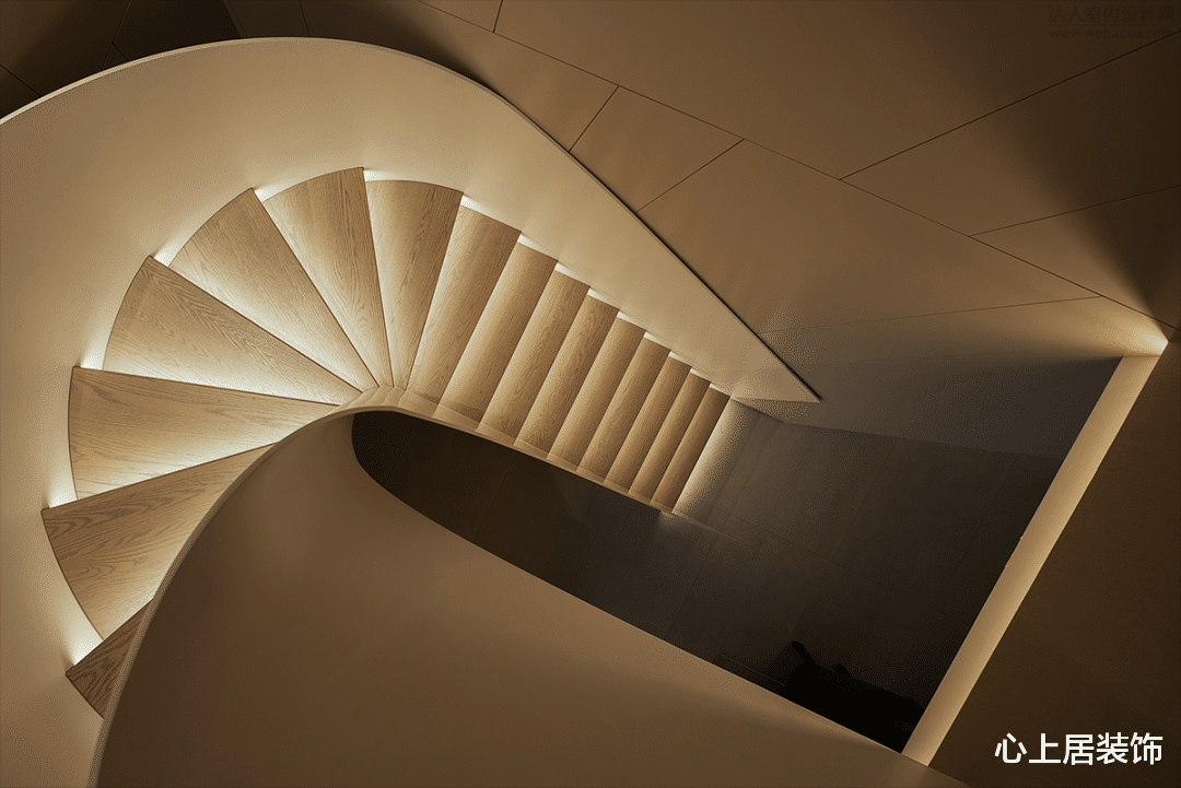 229㎡复式极简,以简约线条构筑奢华雅致