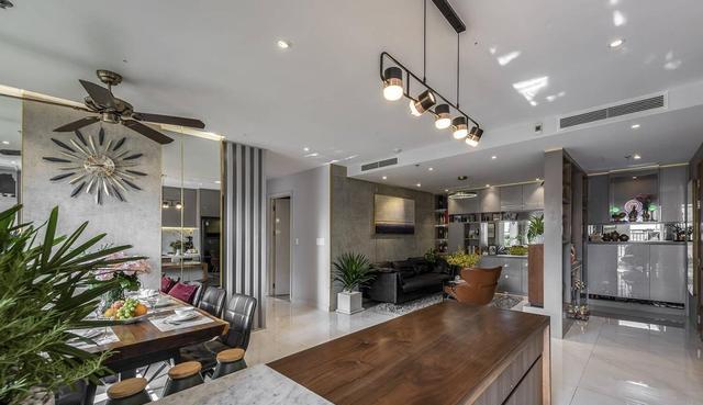 110三室一厅,主卧向儿童房借3,完工多个衣帽间,都夸有远见