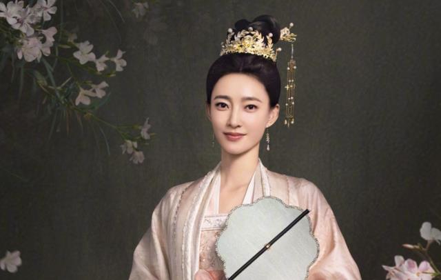 电影院|《梦华录》刘亦菲后，37岁王丽坤也挑战24岁女角，法令纹藏不住？