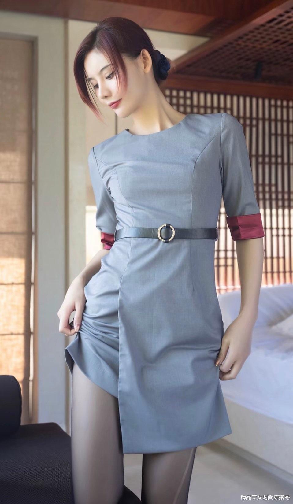 夏日里的碎花连衣裙，优雅又大方，清新又减龄