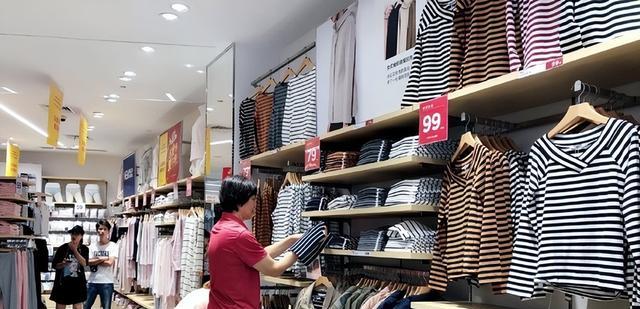 继“南极人”后,这4家品牌也靠卖吊牌赚钱了,网友:都是假货?
