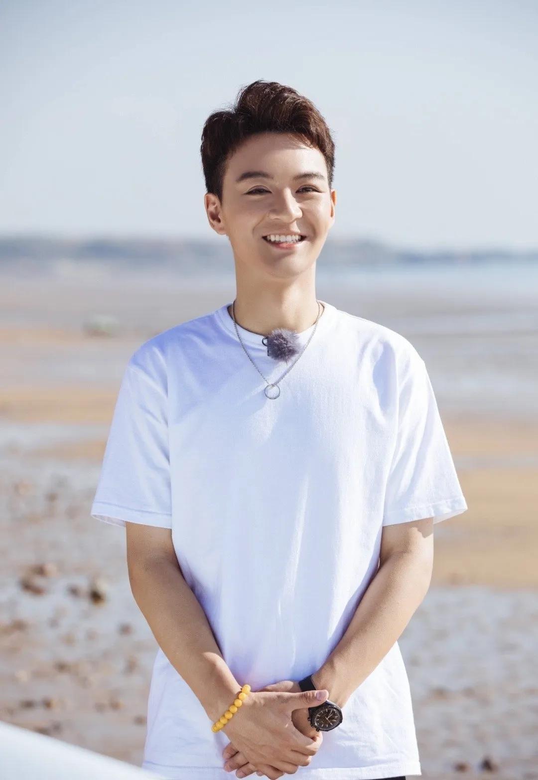 吴刚|演员吴刚:娶初恋岳秀清,结婚31年生下一明星儿子