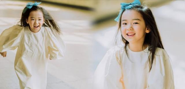 董璇|董璇晒出女儿写真照，肌肤白皙超可爱，调侃其颜值不如自己