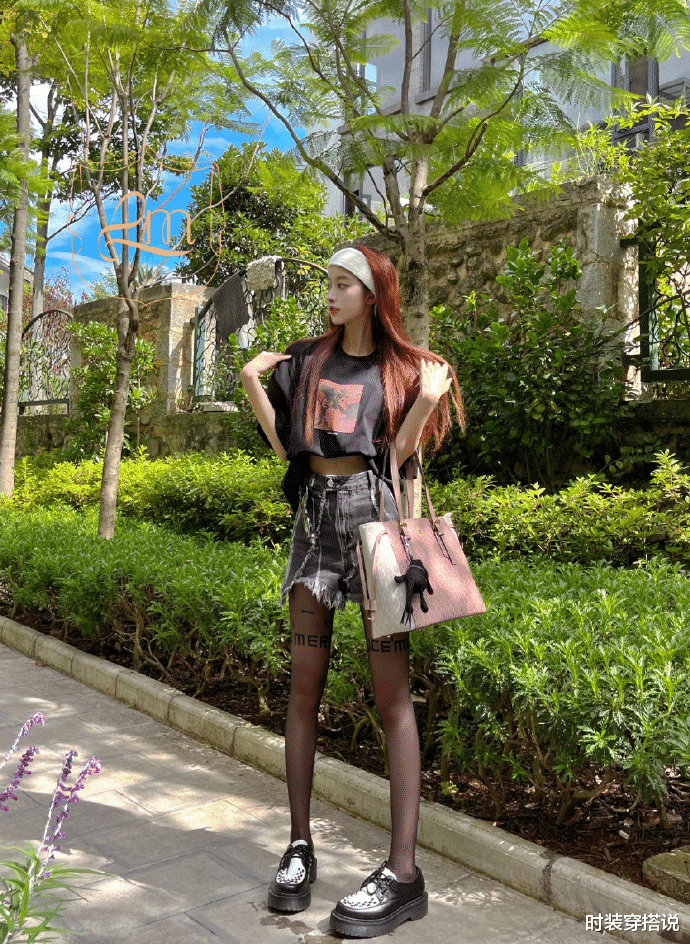 丝袜并不是只有搭配裙子才可以穿