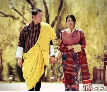 |不丹国王露面变化大，五官瘦脱相好干瘪，王后佩玛也没陪在身边