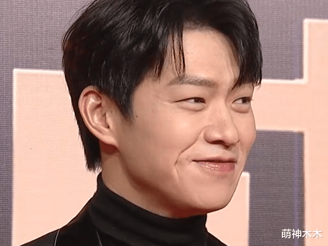 魏大勋|国剧盛典红毯来了！关晓彤大秀肩颈线，魏大勋状态不如秦岚