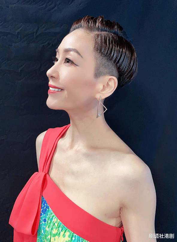 伍咏薇|53岁TVB前女星谈及已故亡夫落泪，称对方是指路人，结婚13天离世